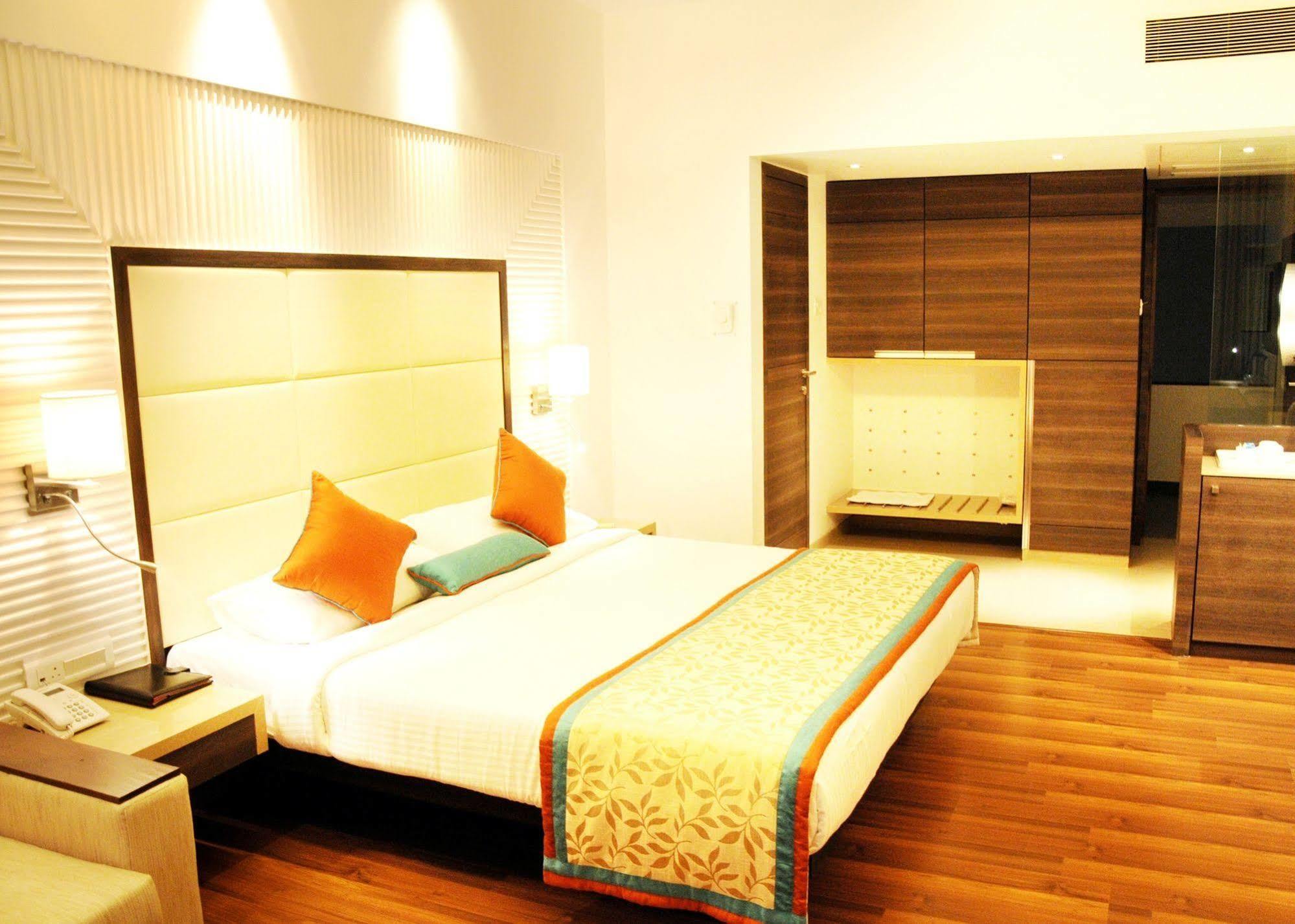 Hotel Moti Mahal à Mangalore Extérieur photo