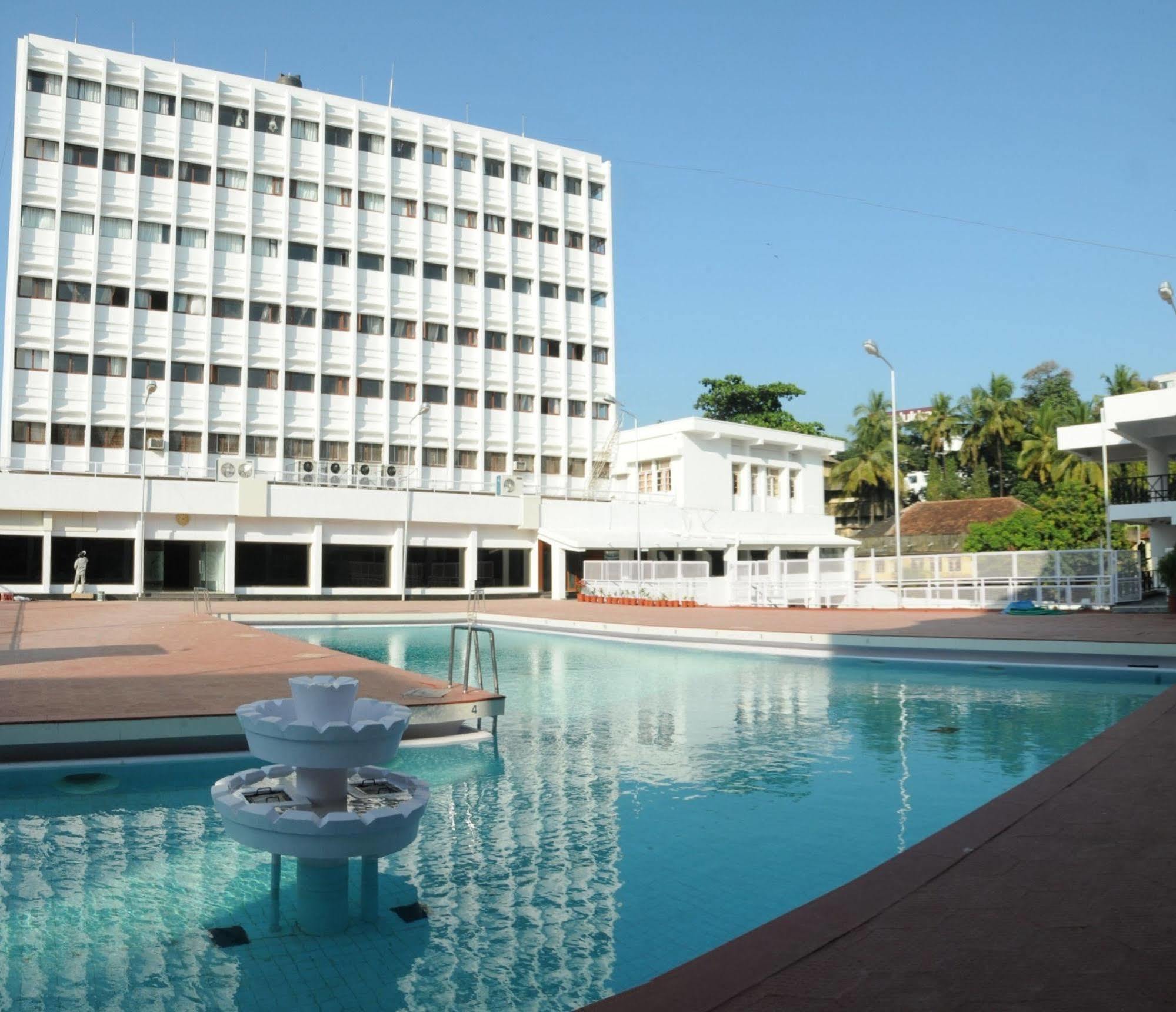 Hotel Moti Mahal à Mangalore Extérieur photo