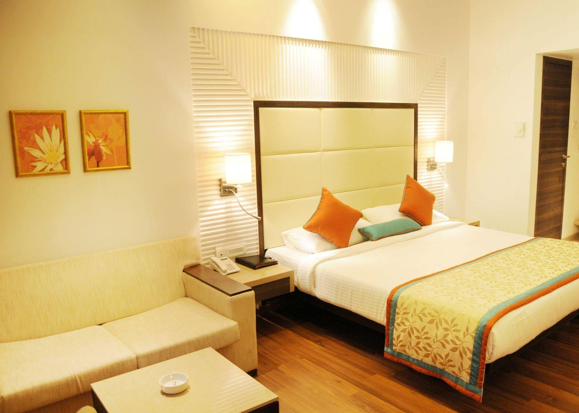 Hotel Moti Mahal à Mangalore Extérieur photo